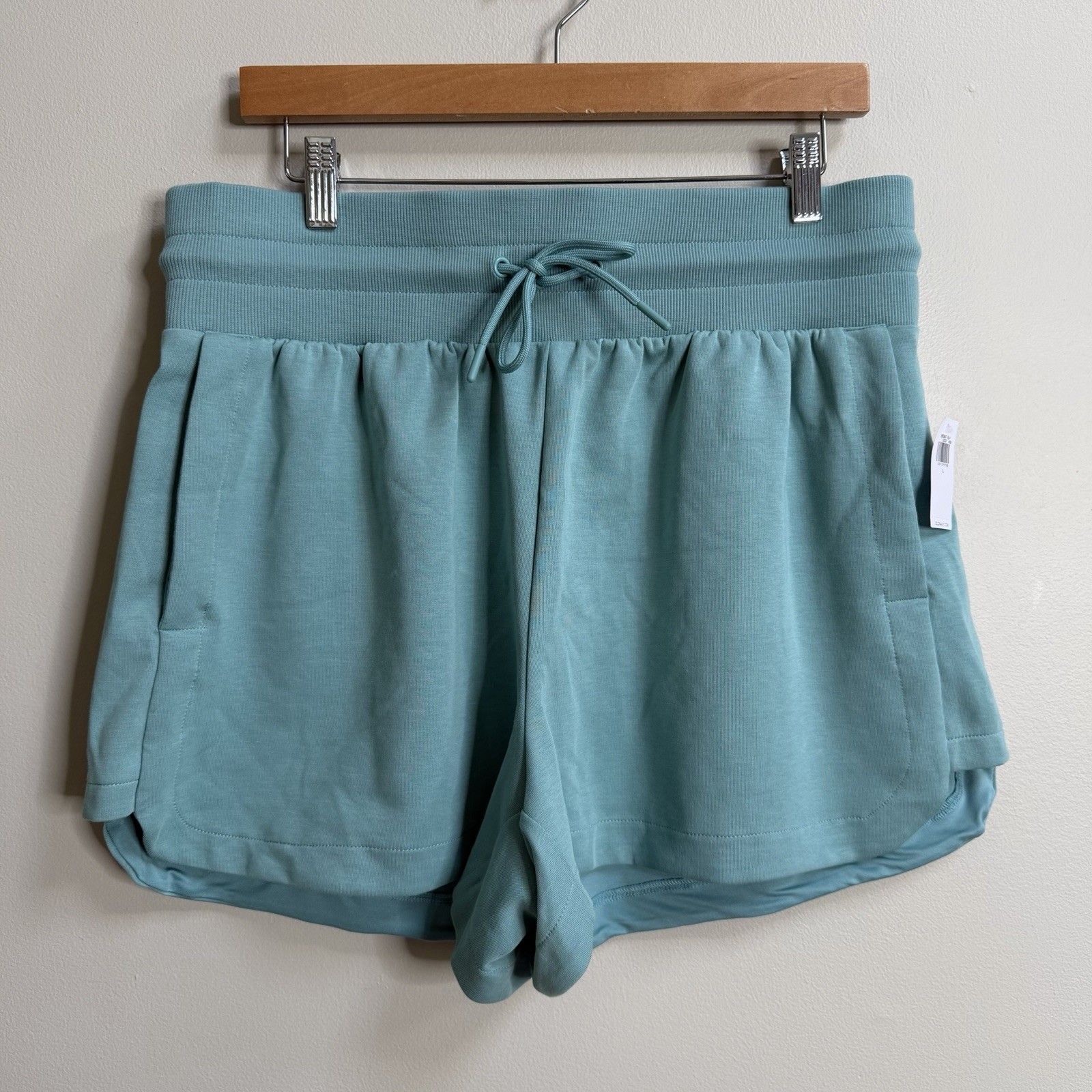 Old Navy Luminous Blue Extra High-Waisted Dynamic Fleece Sweat Shorts Large — image 2 of 8